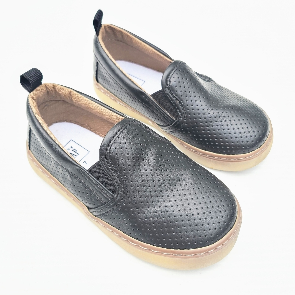 GAP Kids black perforated faux leather slip-on sneakers Size 7